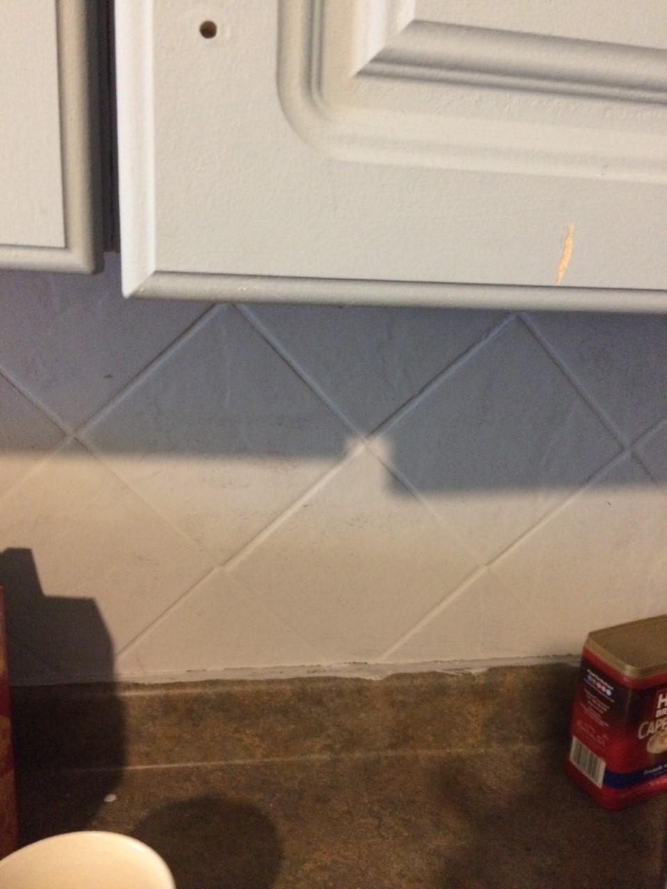 Refinishing a Tile Kitchen Backsplash With Chalk Paint